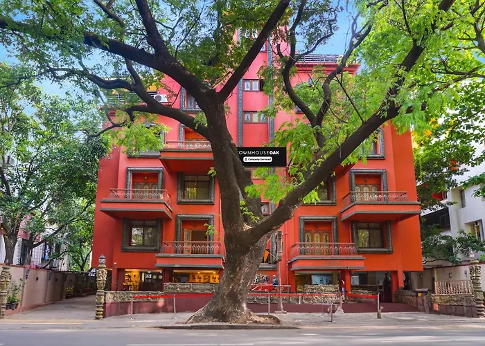 Super Townhouse Oak Prabhat Road