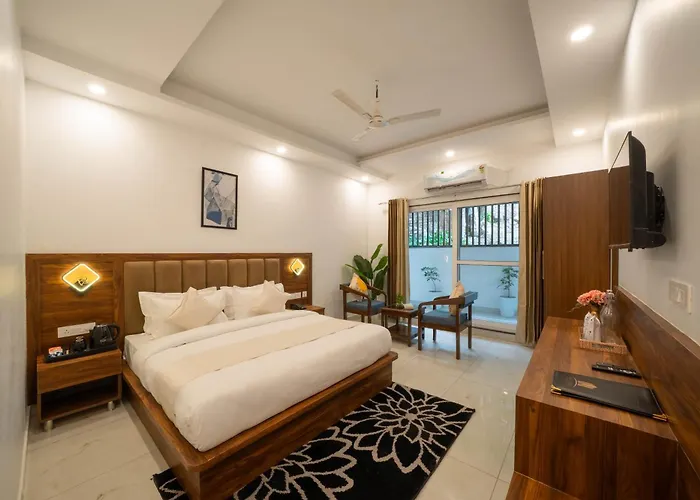 Perfectstayz Premium Mystic Falls With Rooftop Pool & Cafe