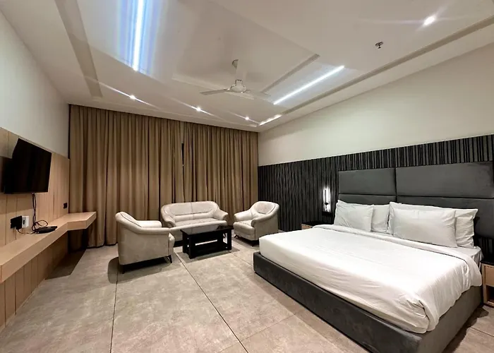 Crown Park Luxury Hotel