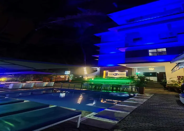 Fabhotel K7 Trends With Pool, Baga Beach - Nr Calangute Beach