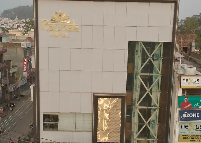 Hotel Raunak