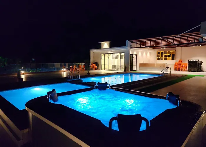 Coconut Lagoon Agro Resort