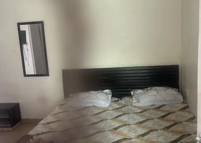 Hotel Alveera