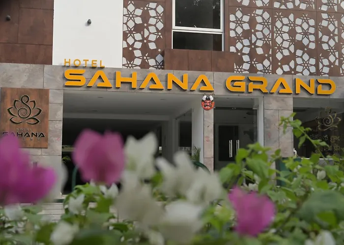 Hotel Sahana Grand