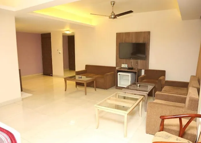 Townhouse Oak Hotel Nisarga Mp Nagar Bhopal