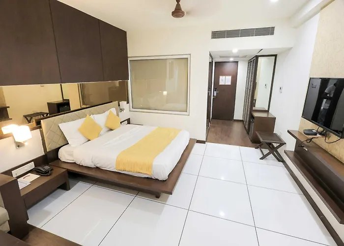 Townhouse Oak Hotel Surya Vadodara