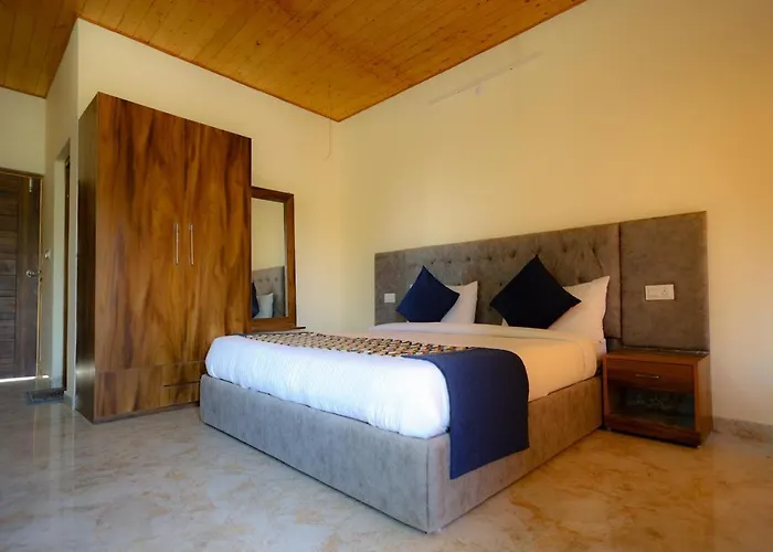 Hushvan Resorts