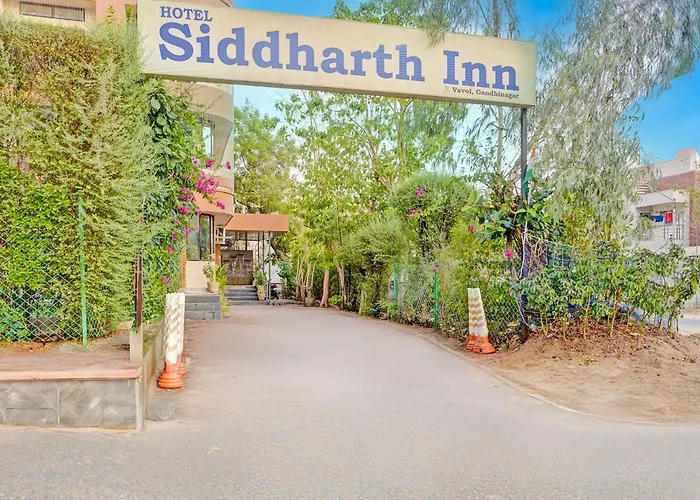 Fabhotel Siddharth Inn - Nr Siddharth Bunglows
