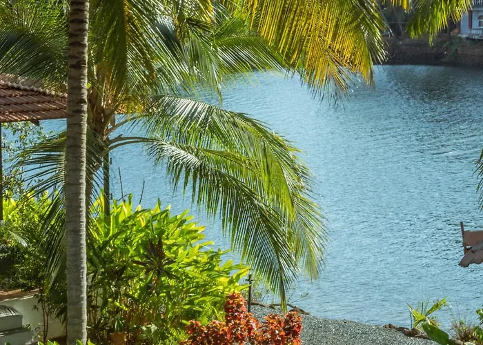 Pont Bleu Suites - Boutique Hotel -Riverside & Pool