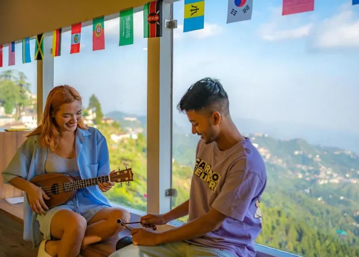 The Hosteller Mussoorie, Mall Road