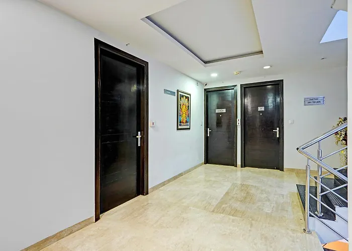 Fabhotel Galaxy - Nr Patel Nagar Metro
