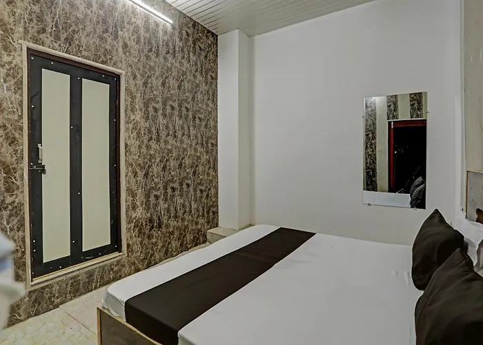 Hotel O Mansarovar