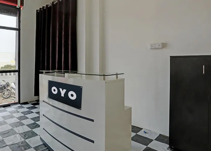 Hotel O Mansarovar
