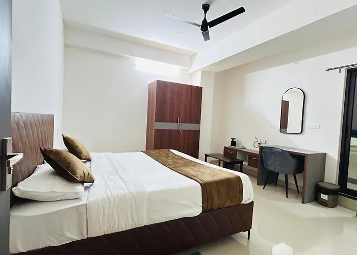 Queens Suite Rooms