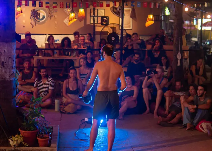 Mandala House - Party Hostel