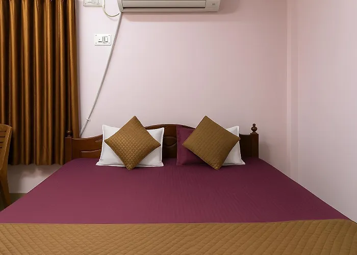 Pathersathi Canning Hotel & Restaurant