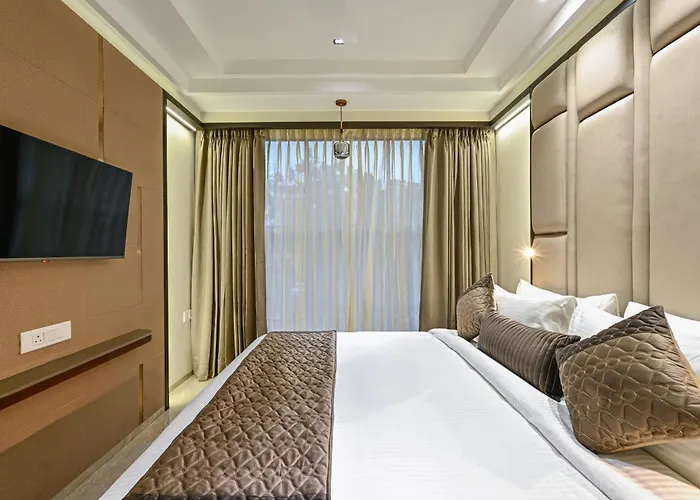 Hotel Grand Girdhar Premier