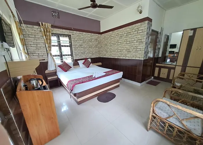 Tuskers Den Forest Resort