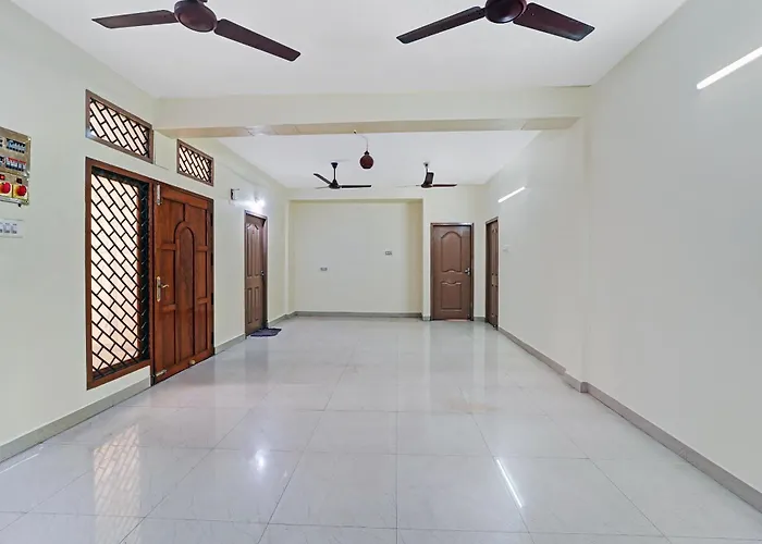 Collection O Senthamizh Residency