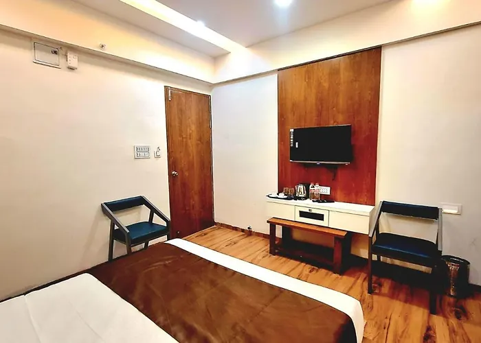 Hotel Comfort Inn Shikrapur