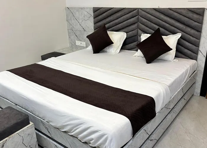 Hotel Shree Ashtvinayak Grand