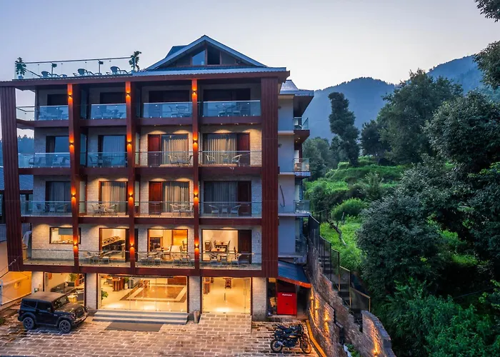 Alt Life Luxe - Himalayan Crown - Upper Bhagsu Mcleodganj