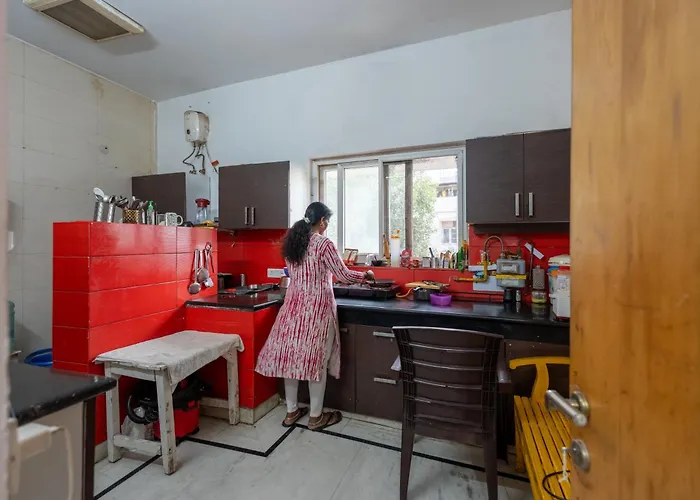 Whiite Panda - Backpacker Hostel In Delhi Greater Kailash