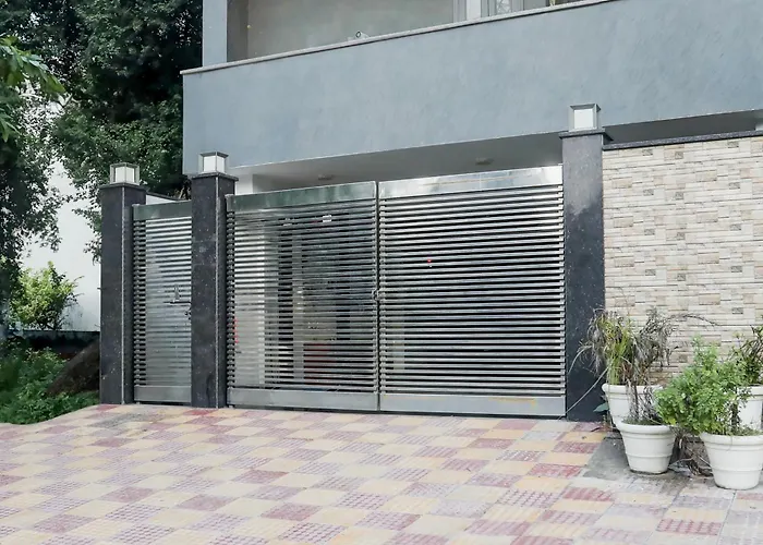 Townhouse Rohini Sector 24
