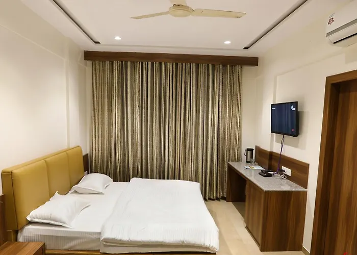 Nav Ratan Palace