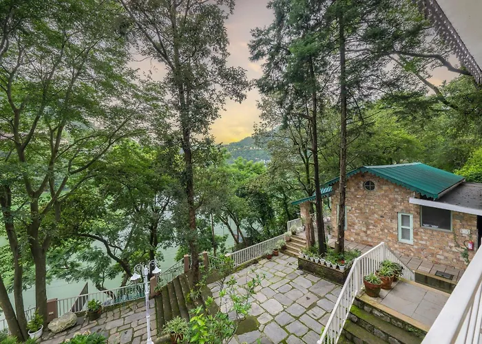Echor Malusara Lakeview Retreat Bhimtal