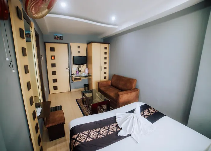 Amarjeet Hotel