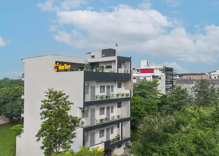 Lime Tree Hotel & Stays Greater Noida Nearby India Expo Centre & Mart