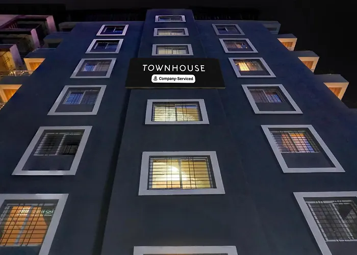 Super Townhouse Hinjewadi Corporate Stays