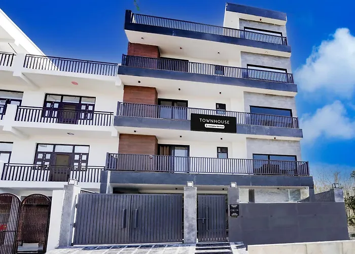 Super Townhouse Sector 143B Noida