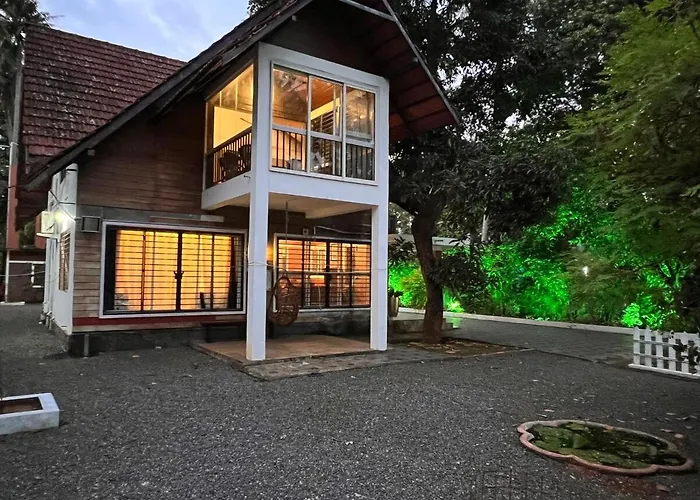 Cottage On Riverside