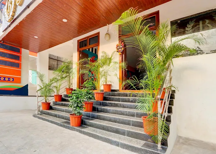 Townhouse Oak Bhooja Hotels Hyderabad