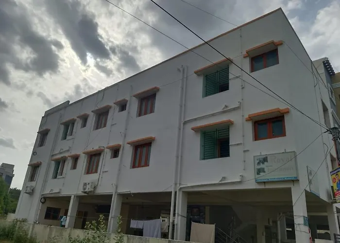 Royal 2 Bed Room Apartment -Opp Mattuthavai Bus Stand Madurai