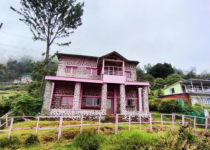 Pink House Dormentry Vattakanal