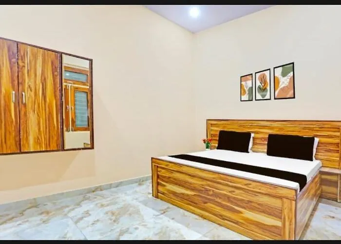 Hitech Hotel