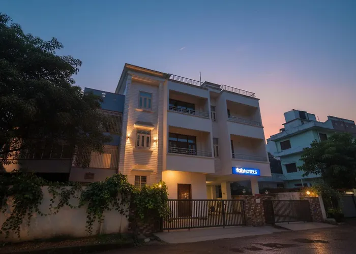 Fabhotel Buddha Residency
