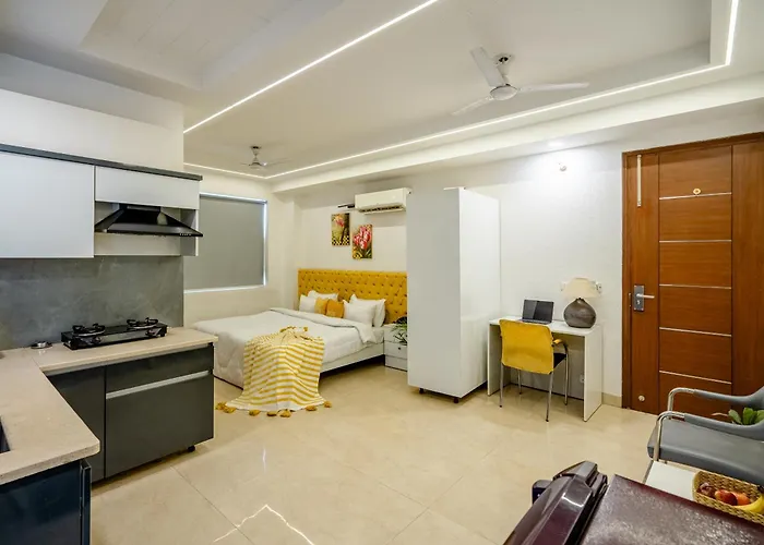 Lime Tree Luxury Studio - Service Apartment Near Artemis Hospital ,Gurgaon