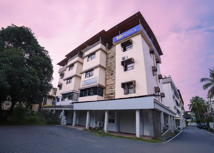 Fabhotel Comfort Stays - Nr Miramar Beach