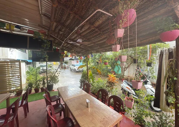 Sri Murugan Beach Paradise Hotel