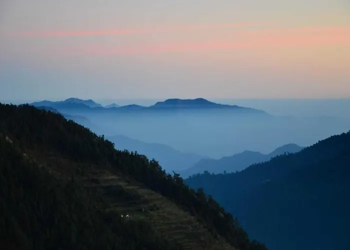 Aurevelle Kastura Resort Kanatal - Mountain View Rooms - 5 Min From Surkanda Devi Temple