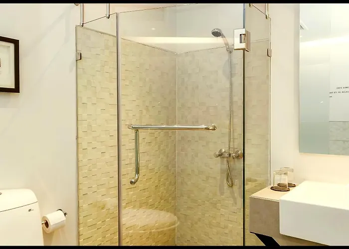 Hotel Atithi Inn ! Near Dwarikadhish Temple - Fully Air Conditioning Rooms With Room Service