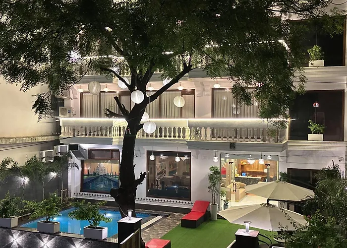 Walk 2 Taj A Boutique Abode