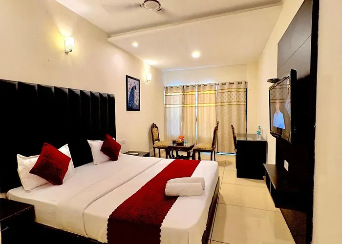 Hotel Jb Grand Residency Zirakpur Chandigarh # Lift #Balcony Rooms # Banquet Hall # Family Rooms