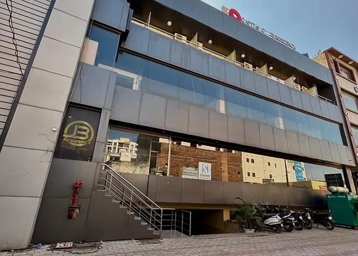 Hotel Jb Grand Residency Zirakpur Chandigarh # Lift #Balcony Rooms # Banquet Hall # Family Rooms
