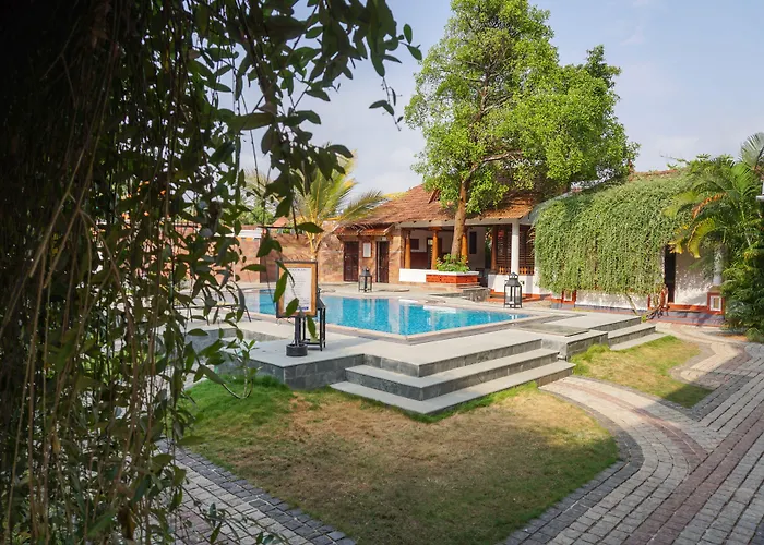 Kumarakom Tharavadu - Heritage Hotel