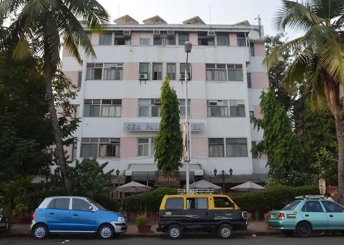 Sea Palace Hotel - Near Gateway Of India Bombay